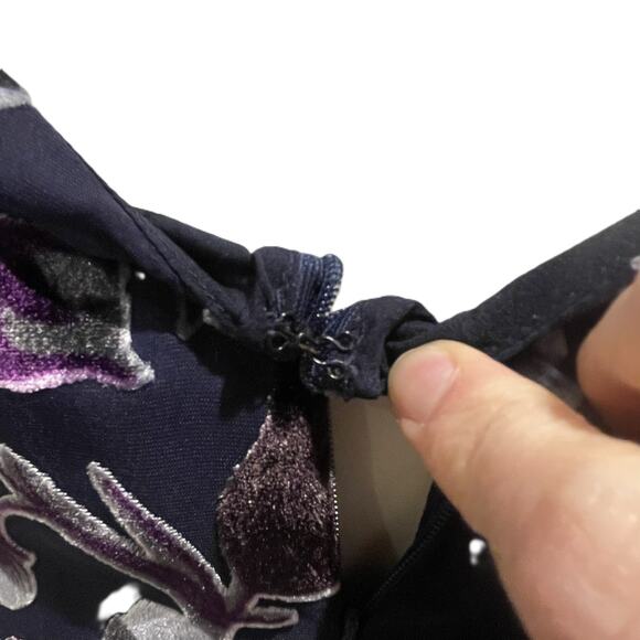 Chelsea28 Burnout Velvet Romantic Floral Dress – Size Large - Picture 12 of 16